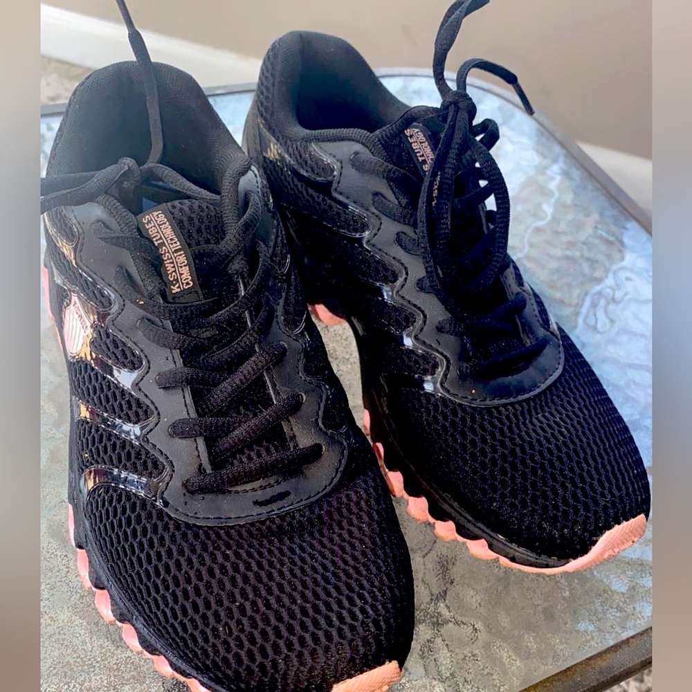 K-Swiss Woman’s Tubes Comfort 200 Training Shoe, Black/ Cherry Blossom USA 8